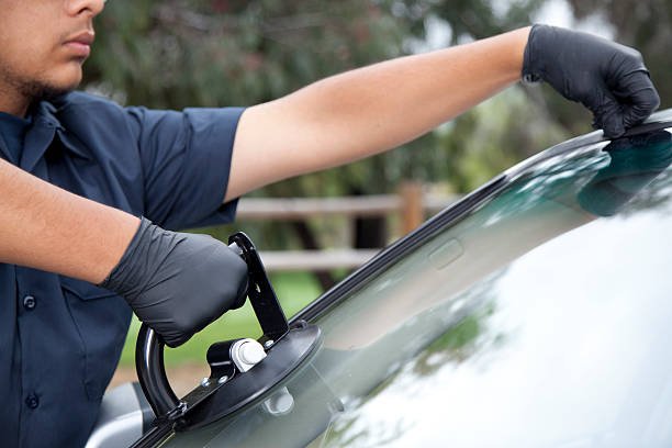 Auto Glass Repair Paramount CA - Get Professional Windshield Repair and Replacement with Long Beach Mobile Auto Glass